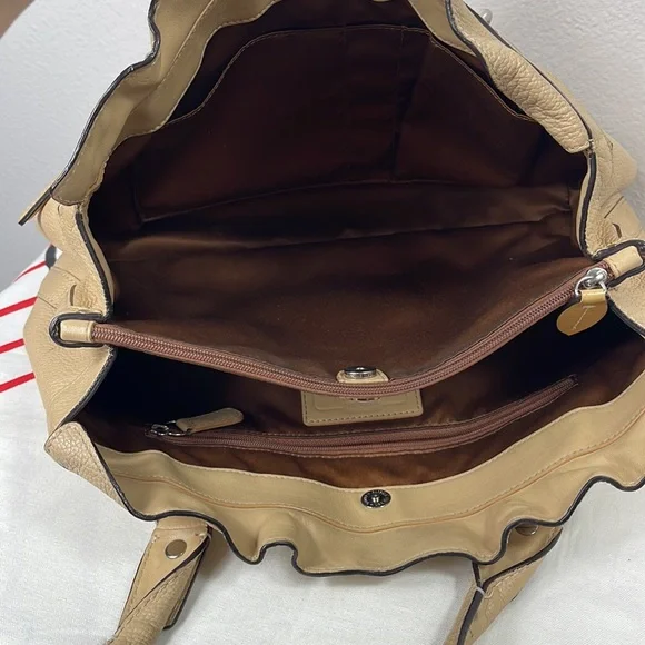 Coach Leather Beige Shoulder Purse Ruffle Trim - Picture 8 of 14